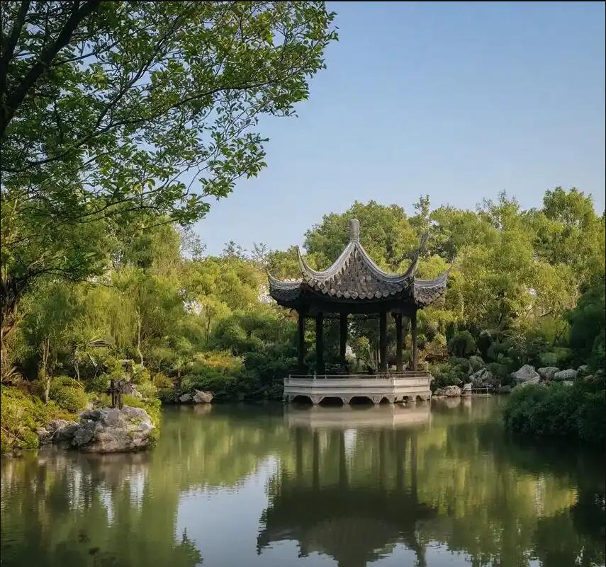 梁子湖区雨韵教育有限公司